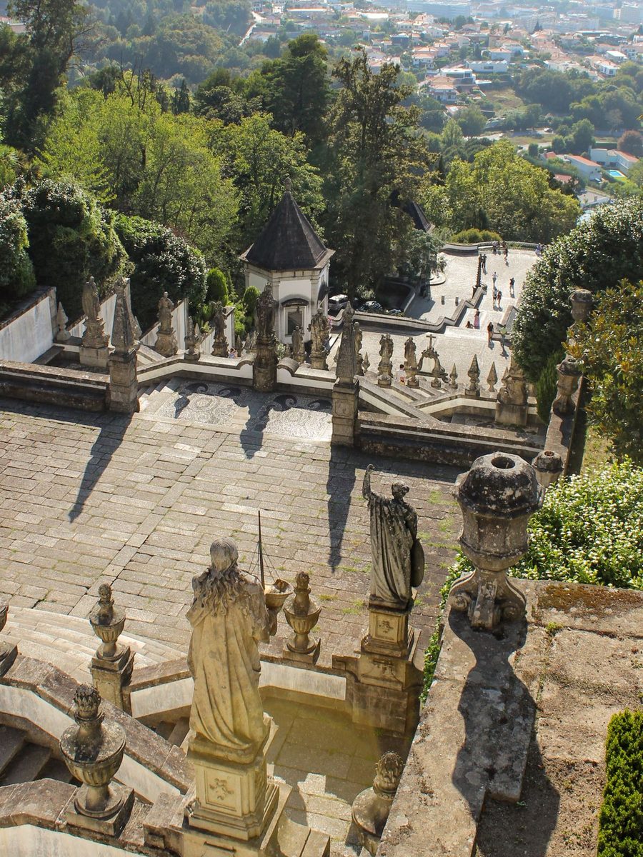 Schody sanktuarium Bom Jesus do Monte w Bradze